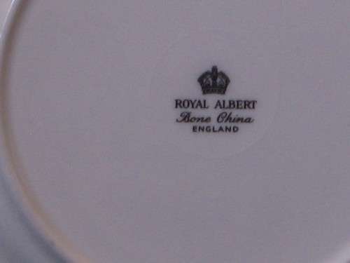 "ROYAL ALBERT" REPLACEMENT / COLLECTIBLE TEA PLATE.