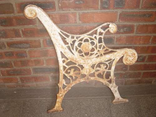 VINTAGE CAST IRON GARDEN BENCH ENDS. (LEFT & RIGHT ENDS) see below for details.