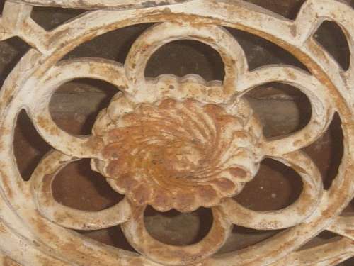 VINTAGE CAST IRON GARDEN BENCH ENDS. (LEFT & RIGHT ENDS) see below for details.