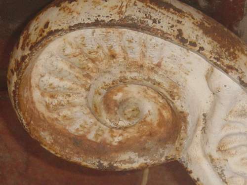 VINTAGE CAST IRON GARDEN BENCH ENDS. (LEFT & RIGHT ENDS) see below for details.