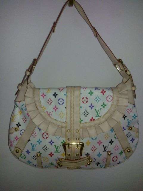 Beautiful white louis vuitton handbag