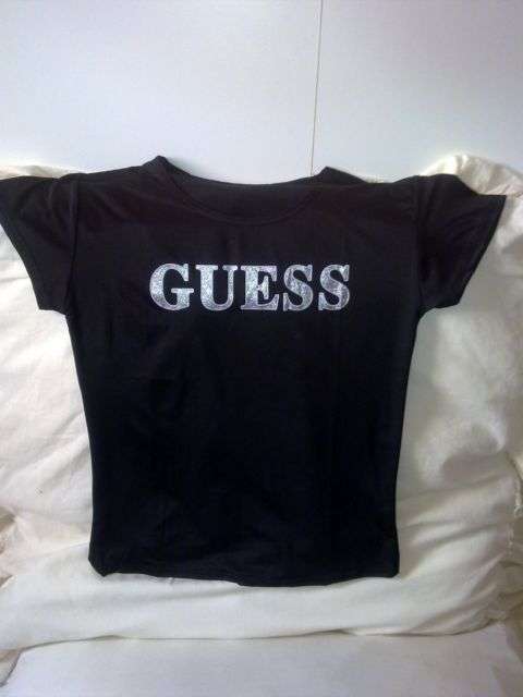 Beautiful black Guess T-shirt