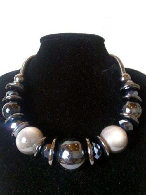 Stunning Black & Silver Necklace