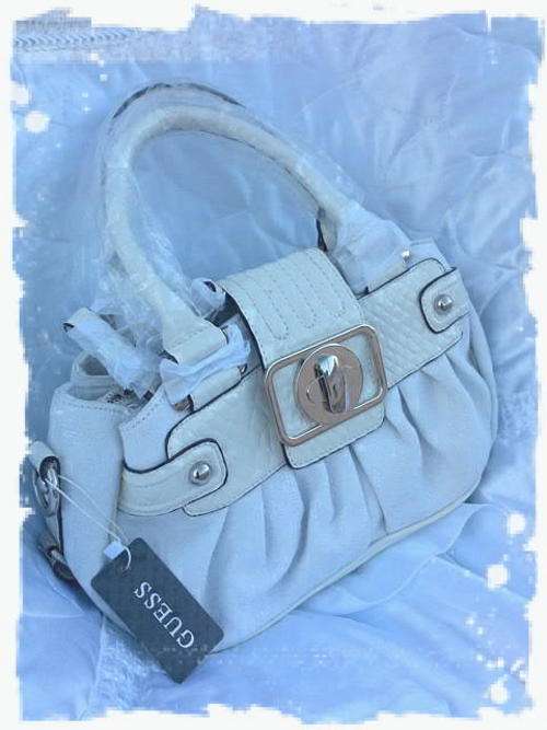 BRAND NEW  GENUINE WHITE & BEIGE GUESS HANDBAG