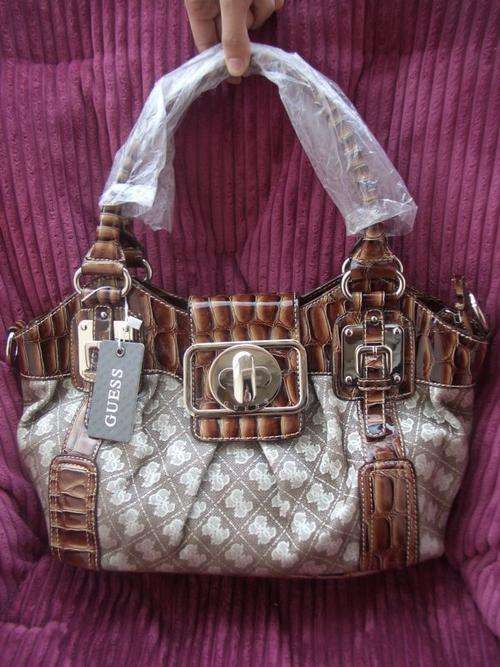 BRAND NEW BROWN GENUINE GUESS HANDBAG