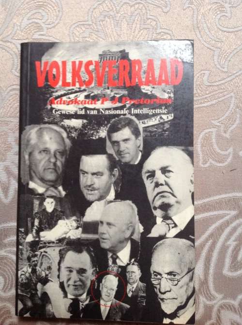 Volksverraad deur Adv. Pretorius, sagteband, 328 bladsye