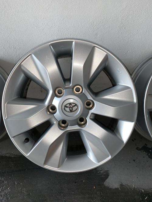 4 x ORIGINAL 17`` Hilux Mags (including 24 wheel studs)