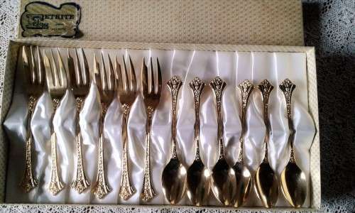 Vintage Set of 12 Eetrite 24 carat Gold Plated Teaspoons and cake forks in Box, FLEUR - as per photo