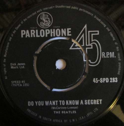 THE BEATLES - TWIST AND SHOUT / DO YOU WANT TO KNOW A SECRET (7 INCH SINGLE/VINYL)