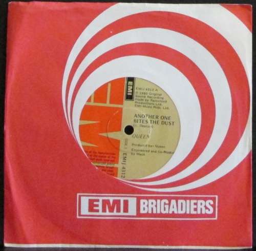 QUEEN - ANOTHER ONE BITES THE DUST / DRAGON ATTACK  (7 SINGLE/VINYL)