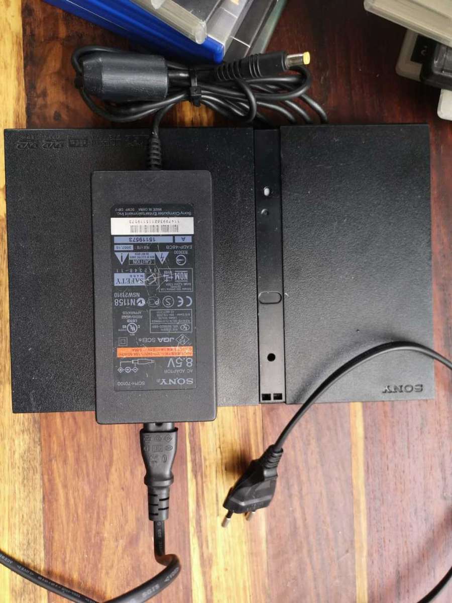 PS2 Slim - Chipped with Games