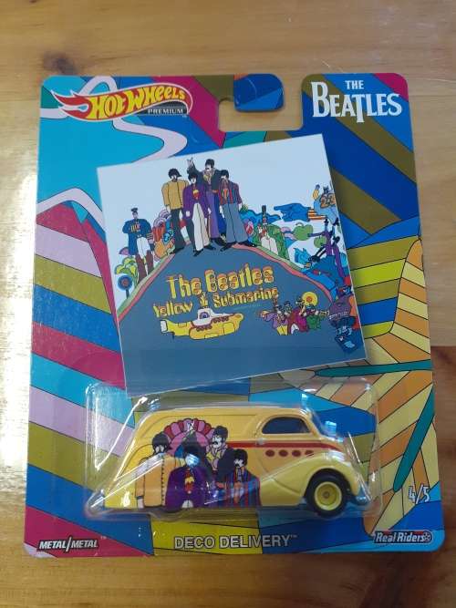 HOT WHEELS PREMIUM THE BEATLES SET (5 PIECE)