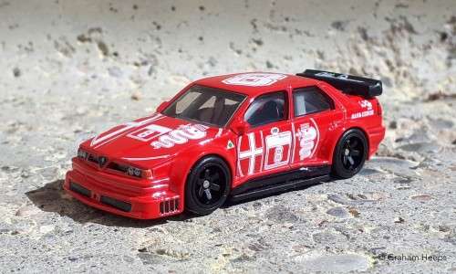 HOT WHEELS PREMIUM `BOULEVARD` ALFA ROMEO 155 V6 Ti