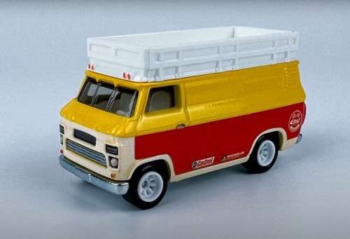 HOT WHEELS PREMIUM `TEAM TRANSPORTER` MG METRO 6R4 WITH HW RALLY HAULER