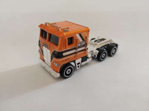 2023 MATCHBOX COLLECTORS EDITION 1979 FREIGHTLINER FLT (CREASED CARD)
