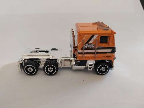 2023 MATCHBOX COLLECTORS EDITION 1979 FREIGHTLINER FLT (CREASED CARD)