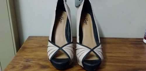 Rage - Size 7 - Cream and Black - Excellent Condition - Like New