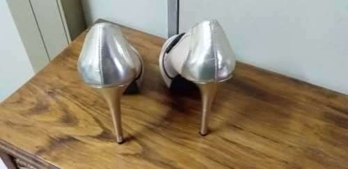 Rage - Size 7 - Cream and Black - Excellent Condition - Like New