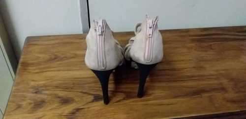 **R1199.00** Plum - Size 7 - Nude - GWS10074 - Made in Ireland - Season 12 -  Excellent Condition