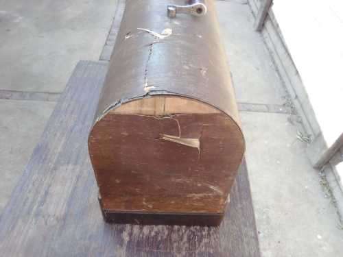 VINTAGE ANTIQUE COLLECTIBLE 1920 - THE SINGER MANUFACTURING CO - Y8493350 - SEWING MACHINE