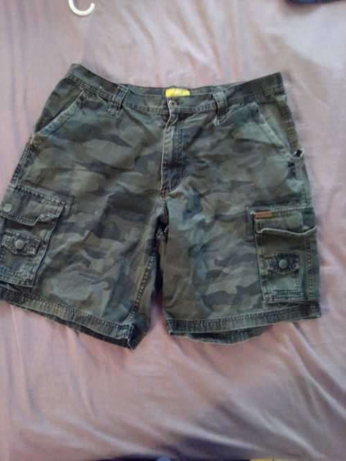 3 x Mens Shorts - Jeep Camo Size 36 shorts - Relay Denim W38 shorts - Shidasi Jeans W40 shorts