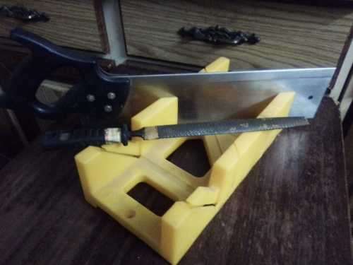 1 x Wood Saw - 1 x Wood File - 1 x Miter box for 45 degree Cutting  - Like New Excellent Condition