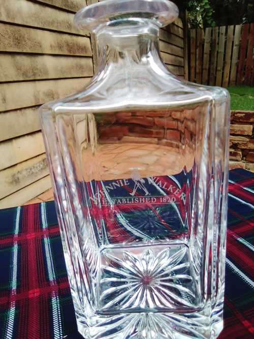 COLLECTORS 'JOHNNIE WALKER' - CRYSTAL DECANTER - 9 X CARD DOUBLE SHOT GLASSES SIGNED