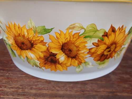Vintage Set of 7 Kig Brilliant Frosted Glass Sunflower Dessert/Salad Bowls, Indonesian - Amazing
