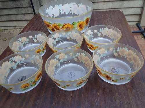 Vintage Set of 7 Kig Brilliant Frosted Glass Sunflower Dessert/Salad Bowls, Indonesian - Amazing