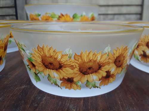 Vintage Set of 7 Kig Brilliant Frosted Glass Sunflower Dessert/Salad Bowls, Indonesian - Amazing