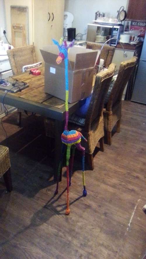 AMAZING - AFRICAN CULTURE GIRAFFE - VERY COLORFUL - 1,26m Meters in Height - AMAZING FIND