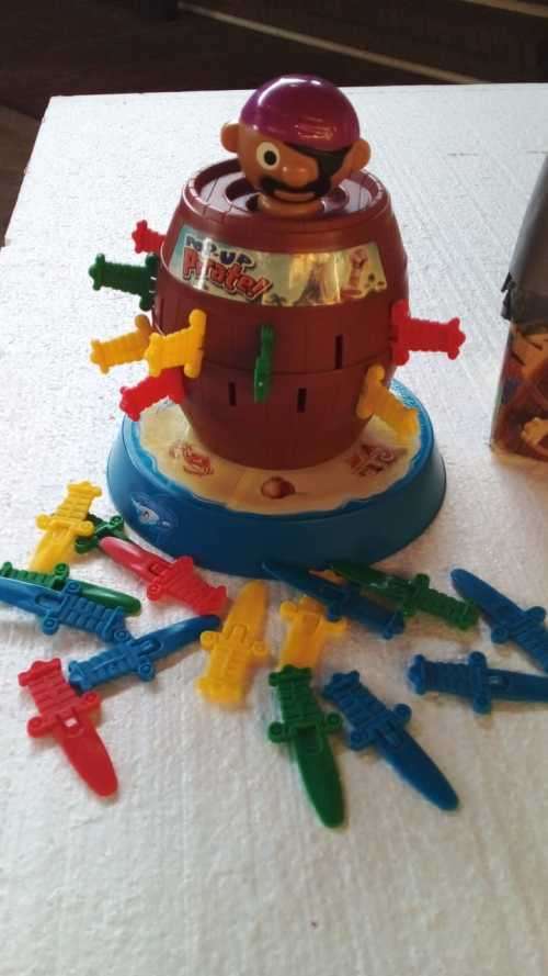 (Vintage) The Original POP UP PIRATE ~ TOMY (1979). Complete Set - Amazing Condition