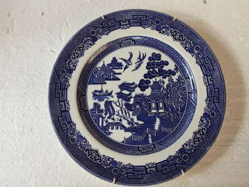 Vintage Churchill England Blue Willow Porcelain 8 Round - JOHNSON BROTHERS -1940