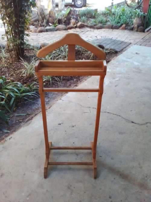 Amazing Full Size Butler Stand - Unisex - Amazing Condition - Don't Miss Out