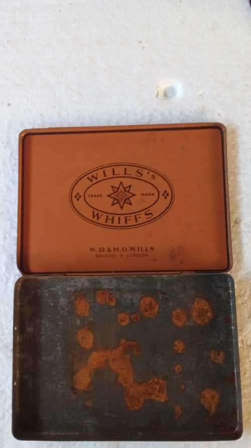 W.D.& H. WILLS WHIFFS BRISTOL & LONDON Antique Cigarette tin Box in good condition
