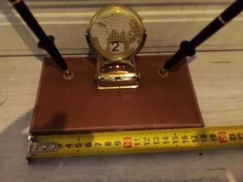 Vintage Pen holder - Calander Month/Date/Day - Hand wound -- AMAZING CONDITION  100% WORKING