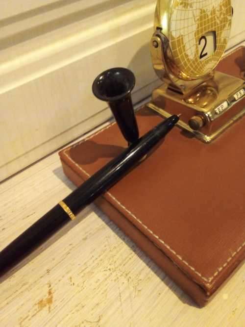 Vintage Pen holder - Calander Month/Date/Day - Hand wound -- AMAZING CONDITION  100% WORKING