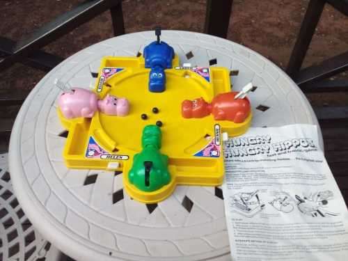 HUNGRY HUNGRY HIPPOS MADE IN 1978 USA PATIENTED - 43 YEARS OLD - COMPLETE  WITH  3 ORI BALLS
