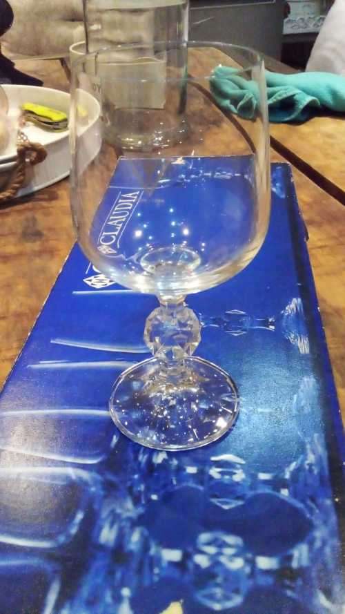 VINTAGE CLAUDIA 6 CRYSTAL GLASSES - IN ORIGINAL BOX  - MADE IN CZECHOSLOVAKIA - AMAZING CONDITION