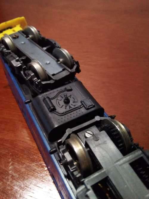 Lima Train Set - 52 Piece - 2 x Locamotives - 4 Caridgers - 45 Tracks & Power Supply  - 100% WORKING