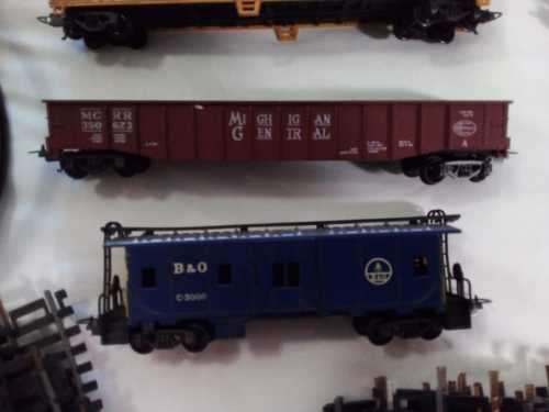 Lima Train Set - 52 Piece - 2 x Locamotives - 4 Caridgers - 45 Tracks & Power Supply  - 100% WORKING