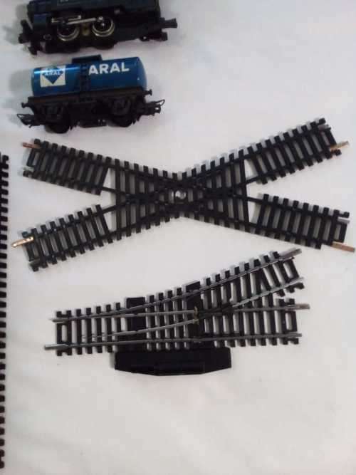 Lima Train Set - 52 Piece - 2 x Locamotives - 4 Caridgers - 45 Tracks & Power Supply  - 100% WORKING