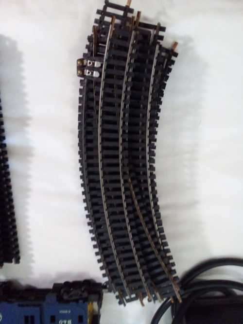 Lima Train Set - 52 Piece - 2 x Locamotives - 4 Caridgers - 45 Tracks & Power Supply  - 100% WORKING