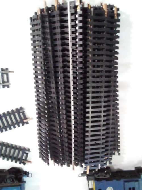 Lima Train Set - 52 Piece - 2 x Locamotives - 4 Caridgers - 45 Tracks & Power Supply  - 100% WORKING