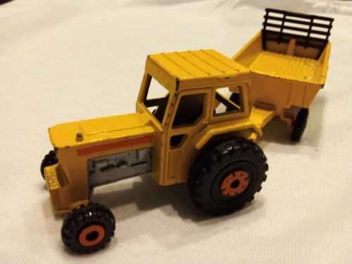 Matchbox Tractor & Hay Trailer , Mint  No 46 - Die Cast Made in Macau 1978 Mint Condition