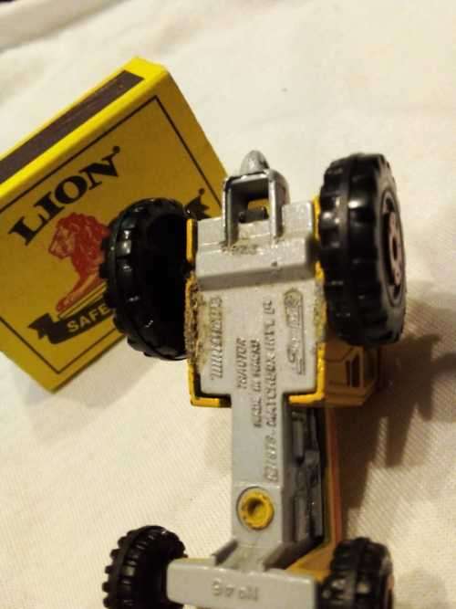 Matchbox Tractor & Hay Trailer , Mint  No 46 - Die Cast Made in Macau 1978 Mint Condition