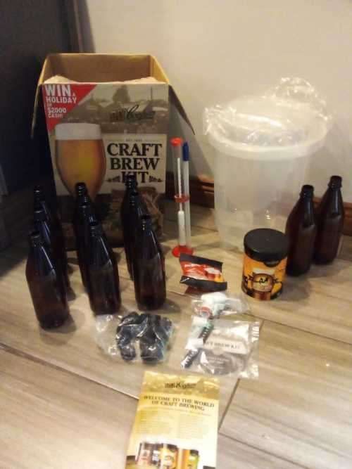 Coopers All-in one DIY 10L Beer Brew Kit Comes in Original Packaging 100% WORKING - 100% COMPLETE
