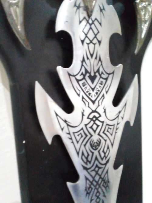 BEAUTIFUL DISPLAY SWORD ON WOODEN DISPLAY - SWORD IS 87 CM LONG - METAL BLADE - AMAZING CONDITION