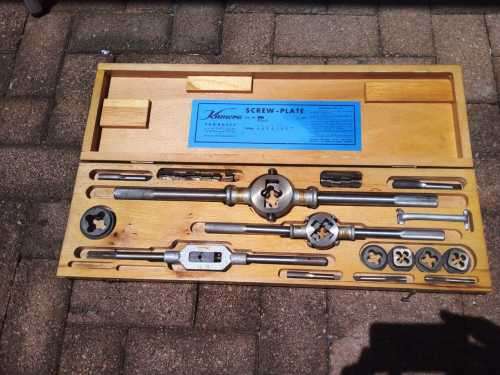 VINTAGE KAMERA PRODUCTS SET NO 8305 - TAP AND DIE SET IN ORIGINAL WOODEN BOX AMAZING