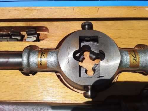 VINTAGE KAMERA PRODUCTS SET NO 8305 - TAP AND DIE SET IN ORIGINAL WOODEN BOX AMAZING